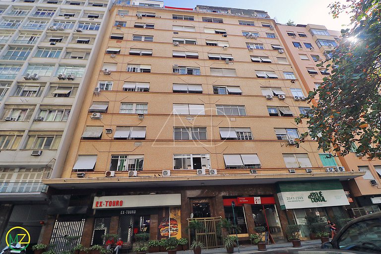 Studio Moderno com Vista Lateral para o Mar em Copacabana