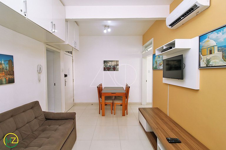 Lindo Dois Quartos renovado na Quadra da Praia para Seis Pes