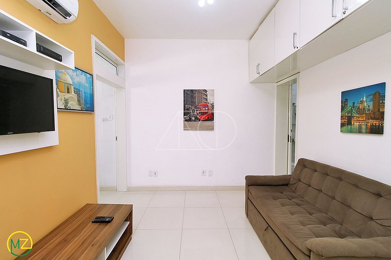 Lindo Dois Quartos renovado na Quadra da Praia para Seis Pes