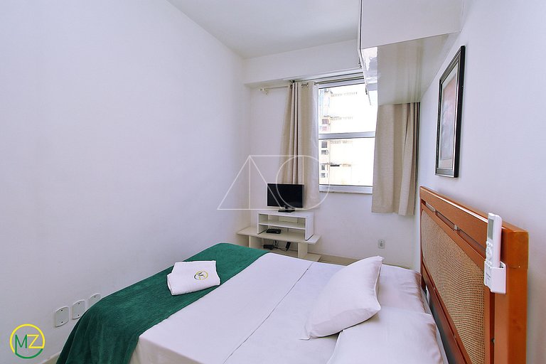 Lindo Dois Quartos renovado na Quadra da Praia para Seis Pes