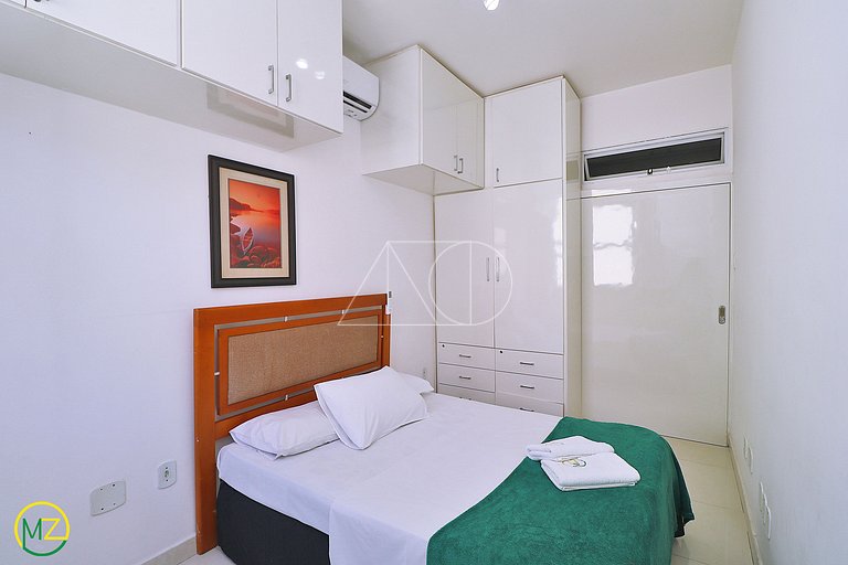 Lindo Dois Quartos renovado na Quadra da Praia para Seis Pes