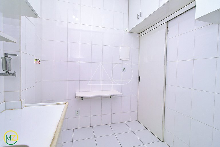 Lindo Dois Quartos renovado na Quadra da Praia para Seis Pes