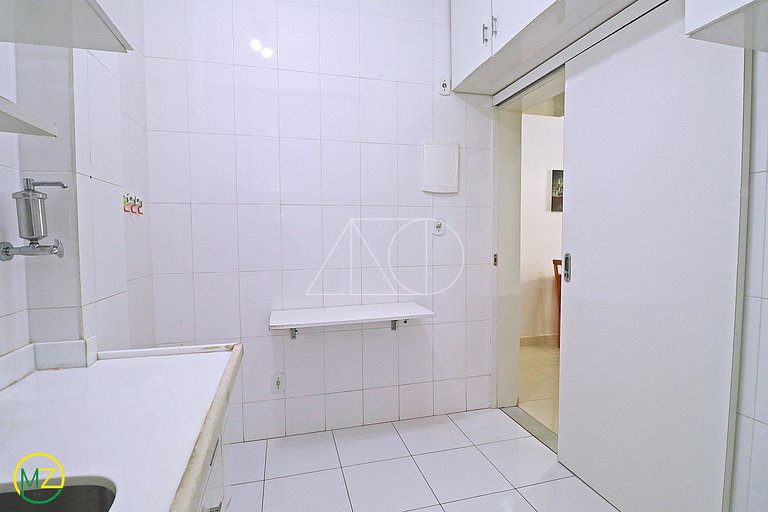 Lindo Dois Quartos renovado na Quadra da Praia para Seis Pes