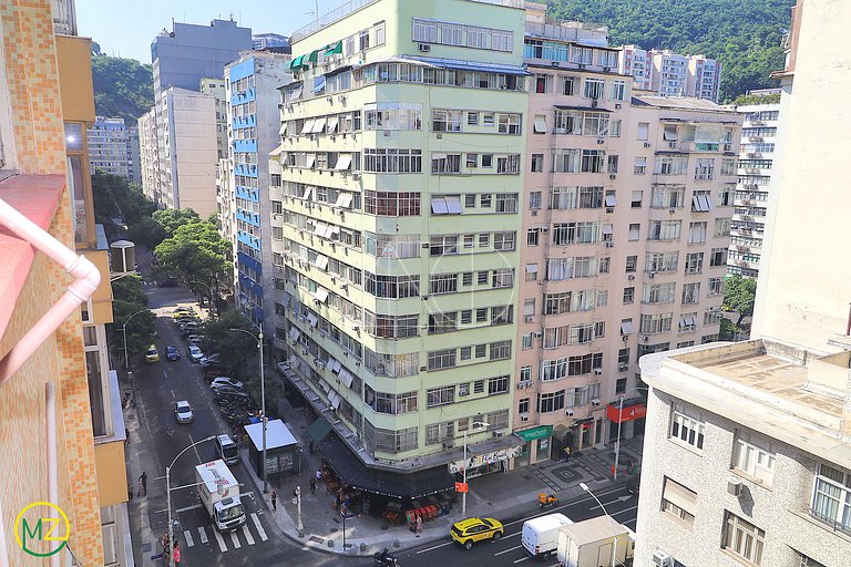 Lindo Dois Quartos renovado na Quadra da Praia para Seis Pes