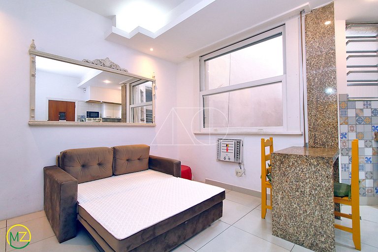 Silencioso e Aconchegante Studio na Quadra da Praia em Copa