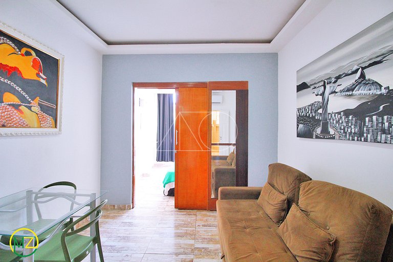 Studio para temporada com vista lateral para o mar!