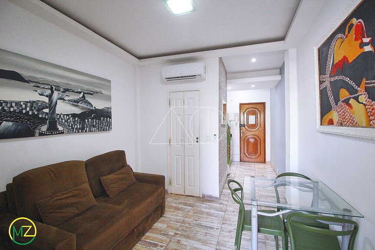 Studio para temporada com vista lateral para o mar!