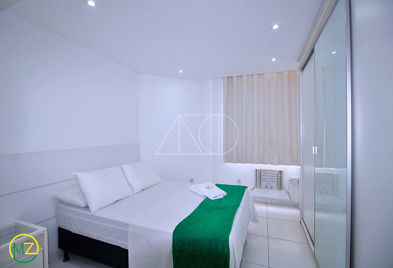 Studio Moderno com Vista Lateral para o Mar em Copacabana