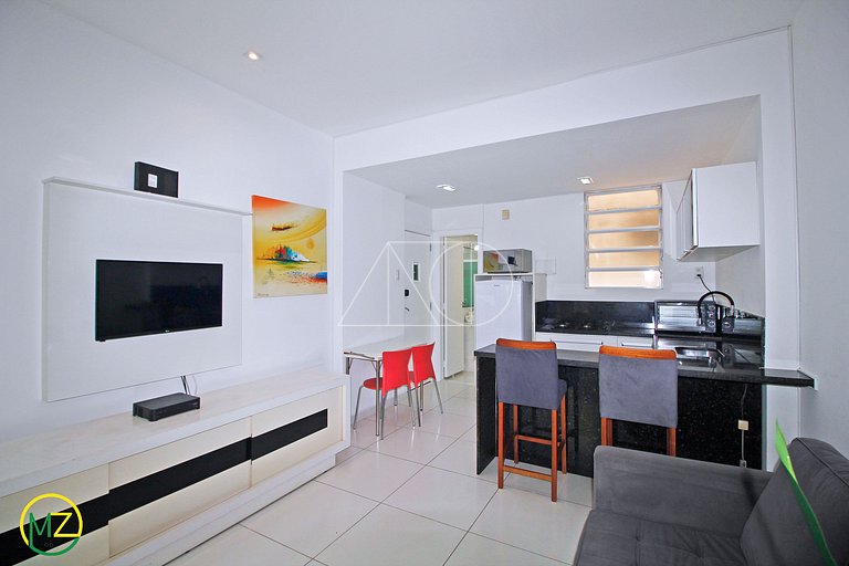 Studio Moderno com Vista Lateral para o Mar em Copacabana