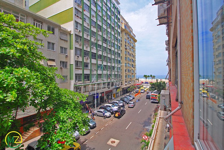 Studio Moderno com Vista Lateral para o Mar em Copacabana