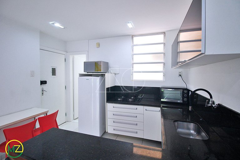 Studio Moderno com Vista Lateral para o Mar em Copacabana