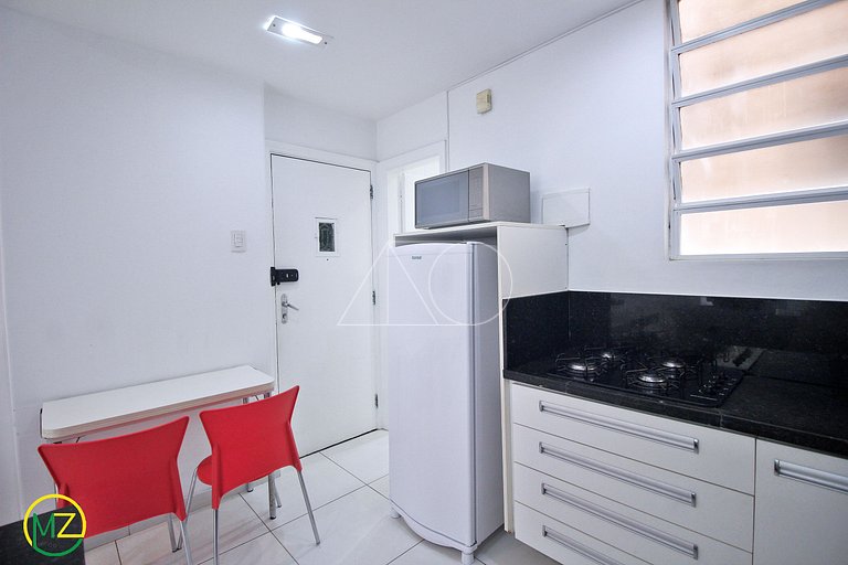 Studio Moderno com Vista Lateral para o Mar em Copacabana