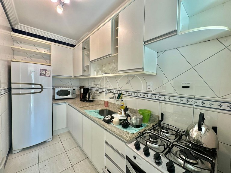 Apartamento em Residencial com Piscina Térmica Próximo ao Ma